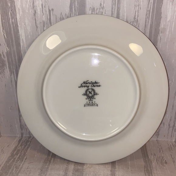 8 Noritake TRUDY Salad and Dessert CC Plate 7087 Ivory China Dinnerware - Picture 5 of 5